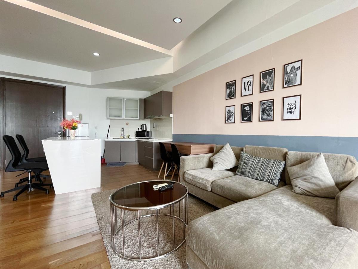 Regalia Apartment *